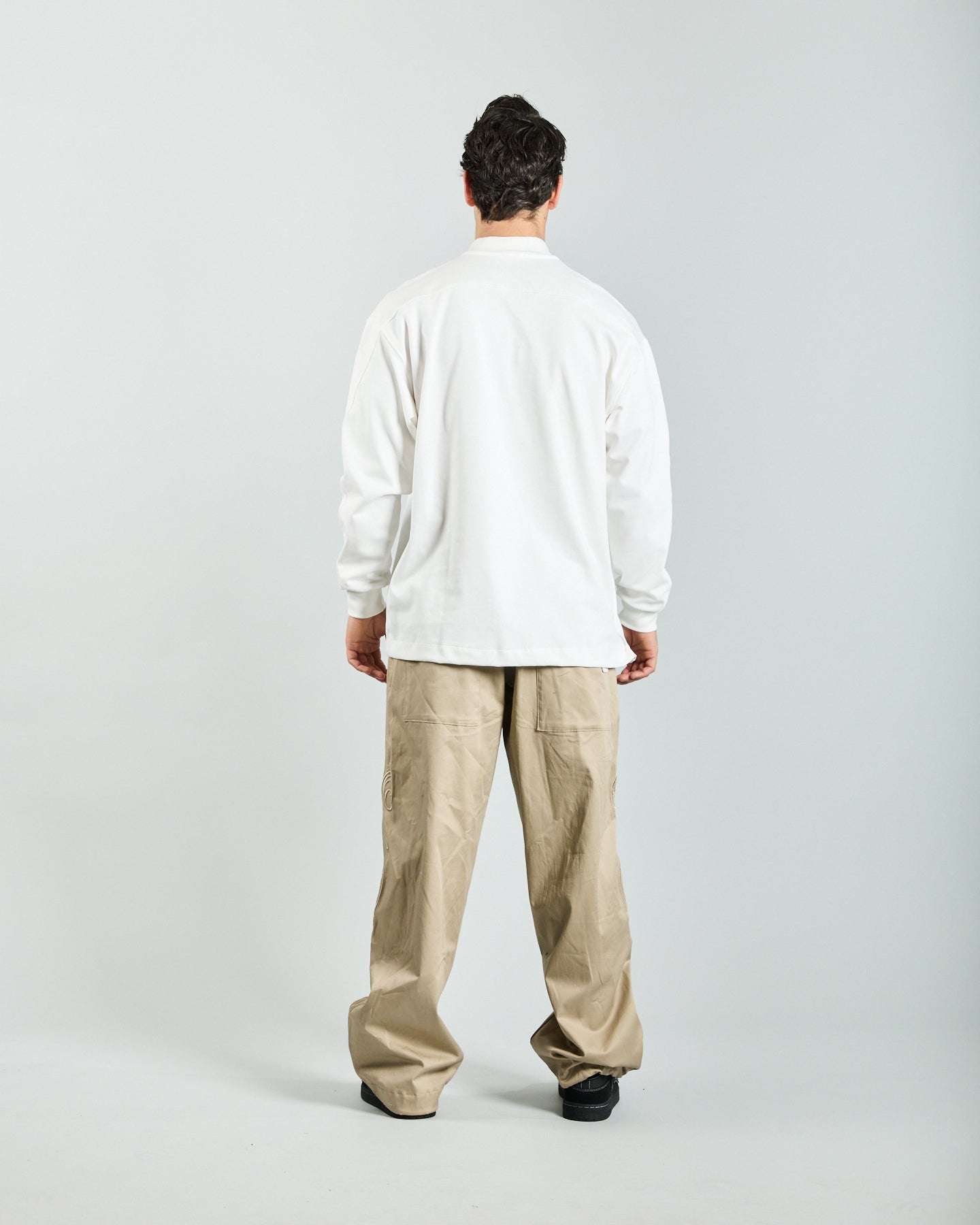 GAVENSEMBLE TEE60B