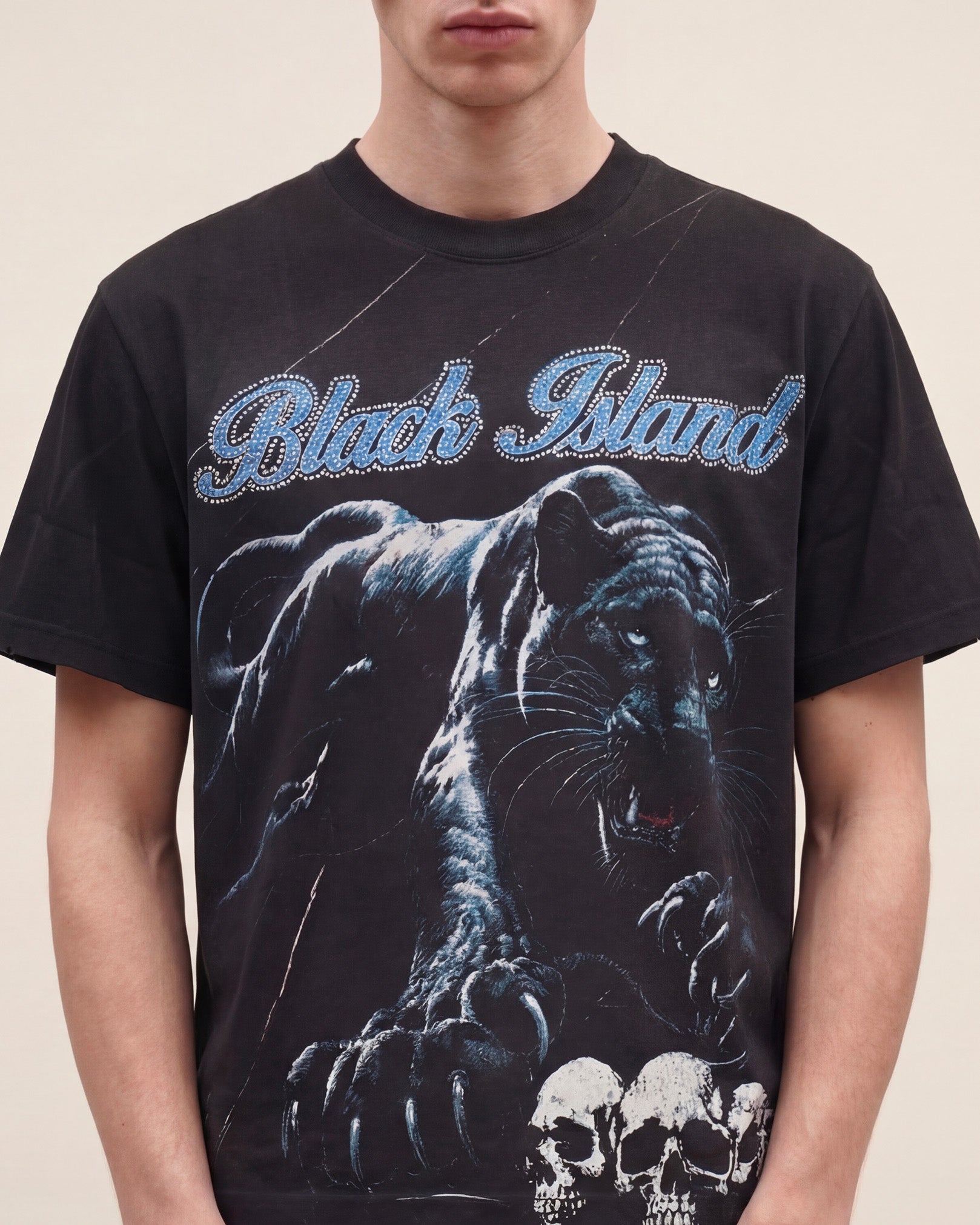 BLACK ISLAND 1990B