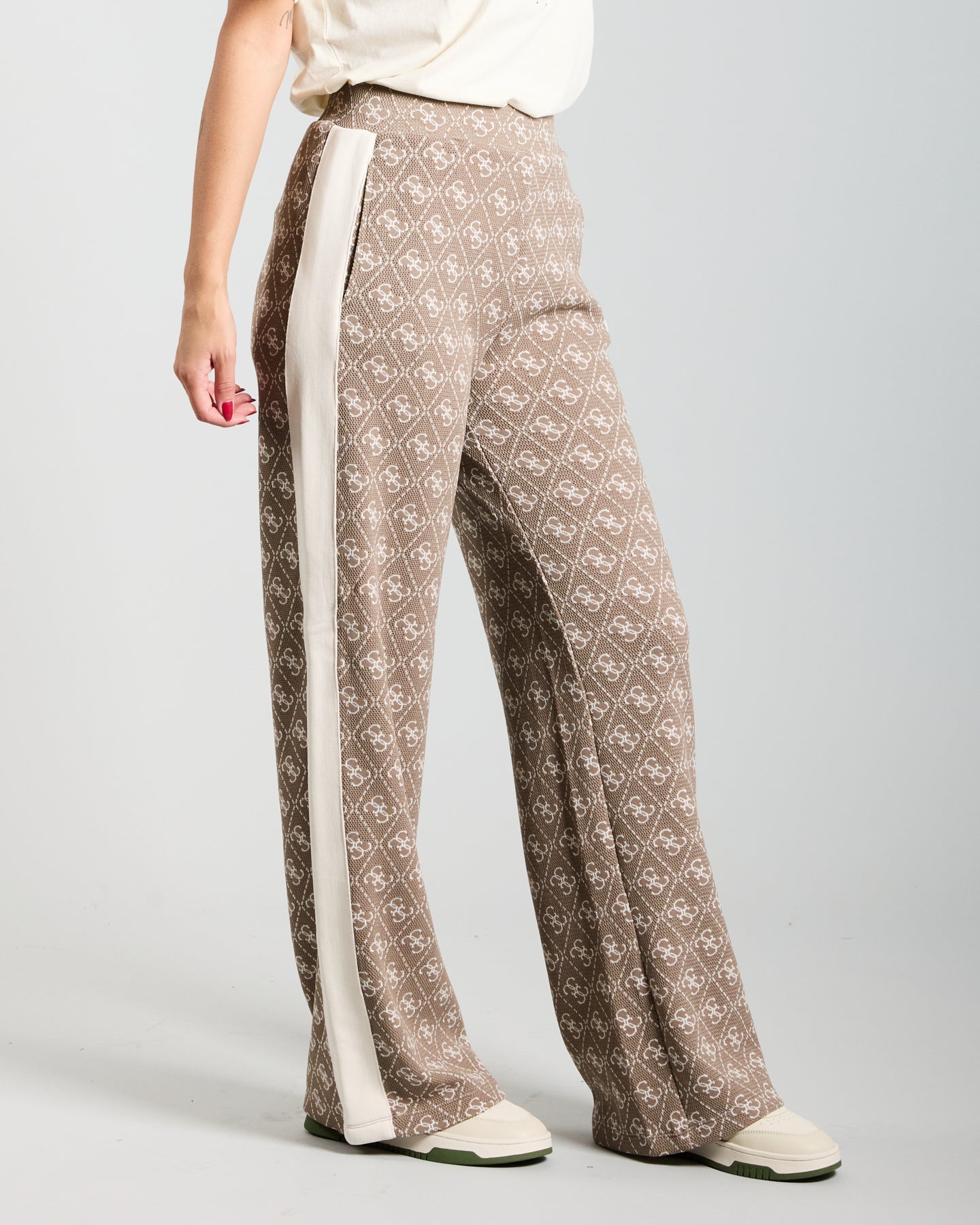 GUESS V5BB15 K1990FNGY