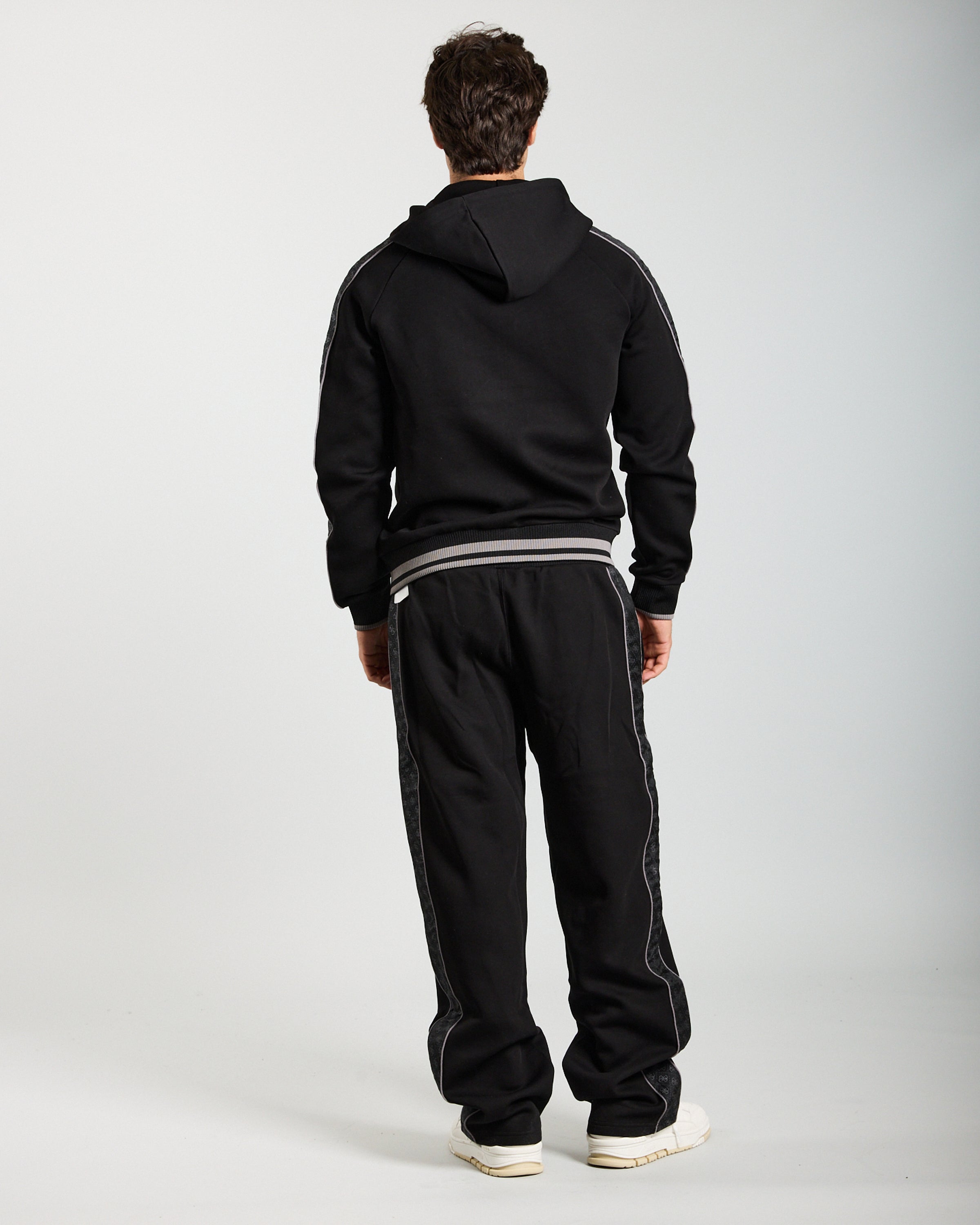 GUESS Z5BQ12 KB3P2JBLK