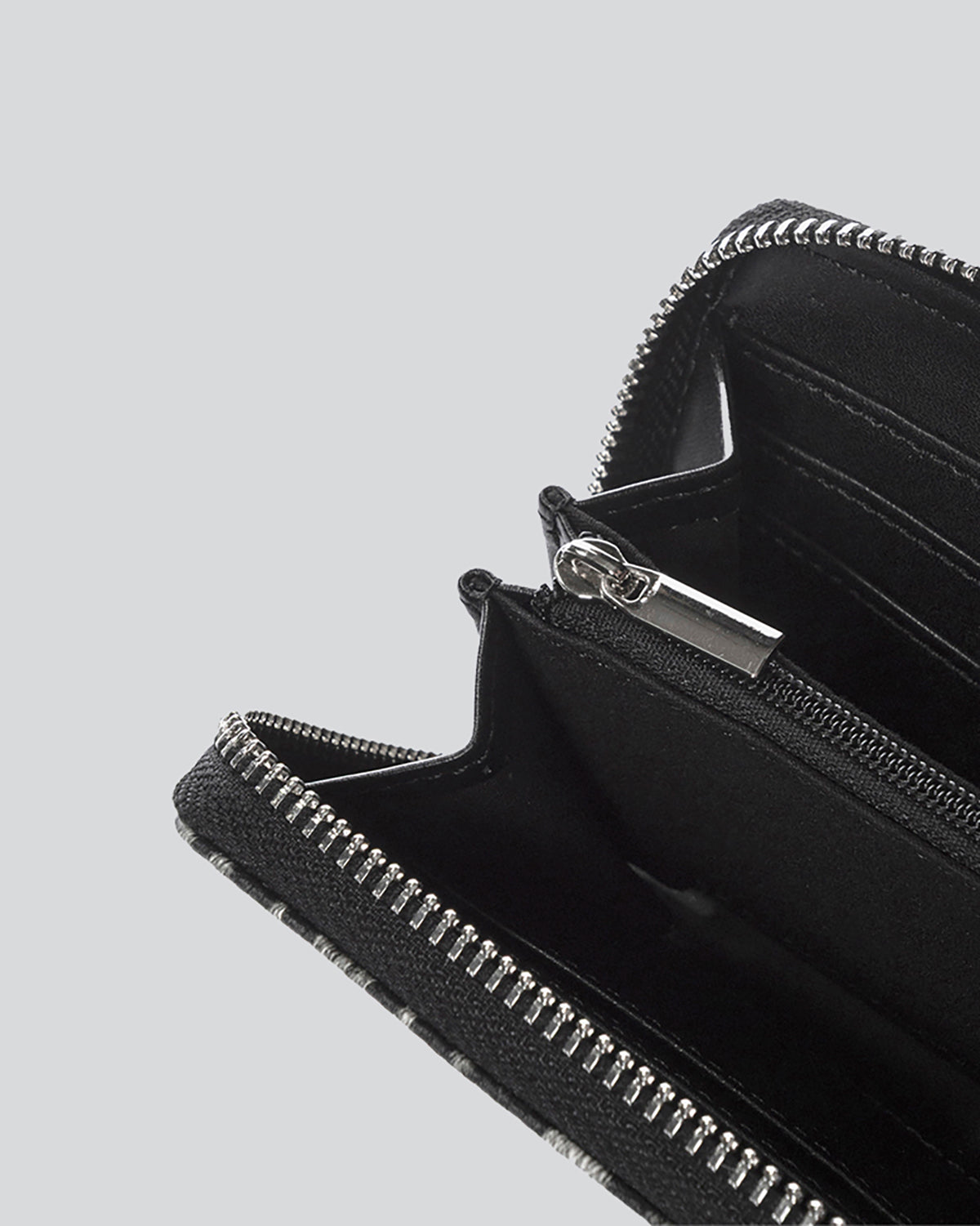 MARC ELLIS CLOE LEO1