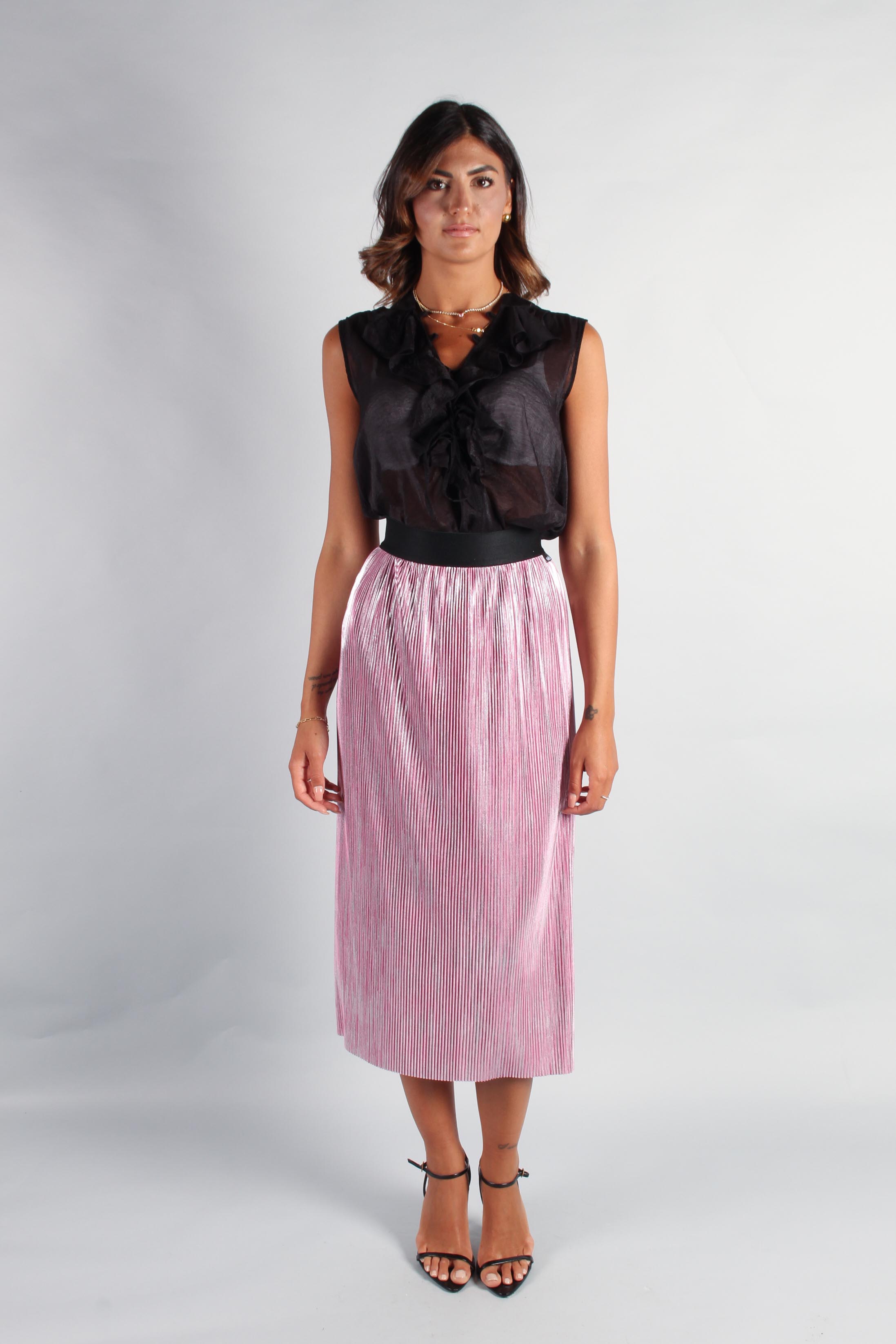 pink pleated skirt